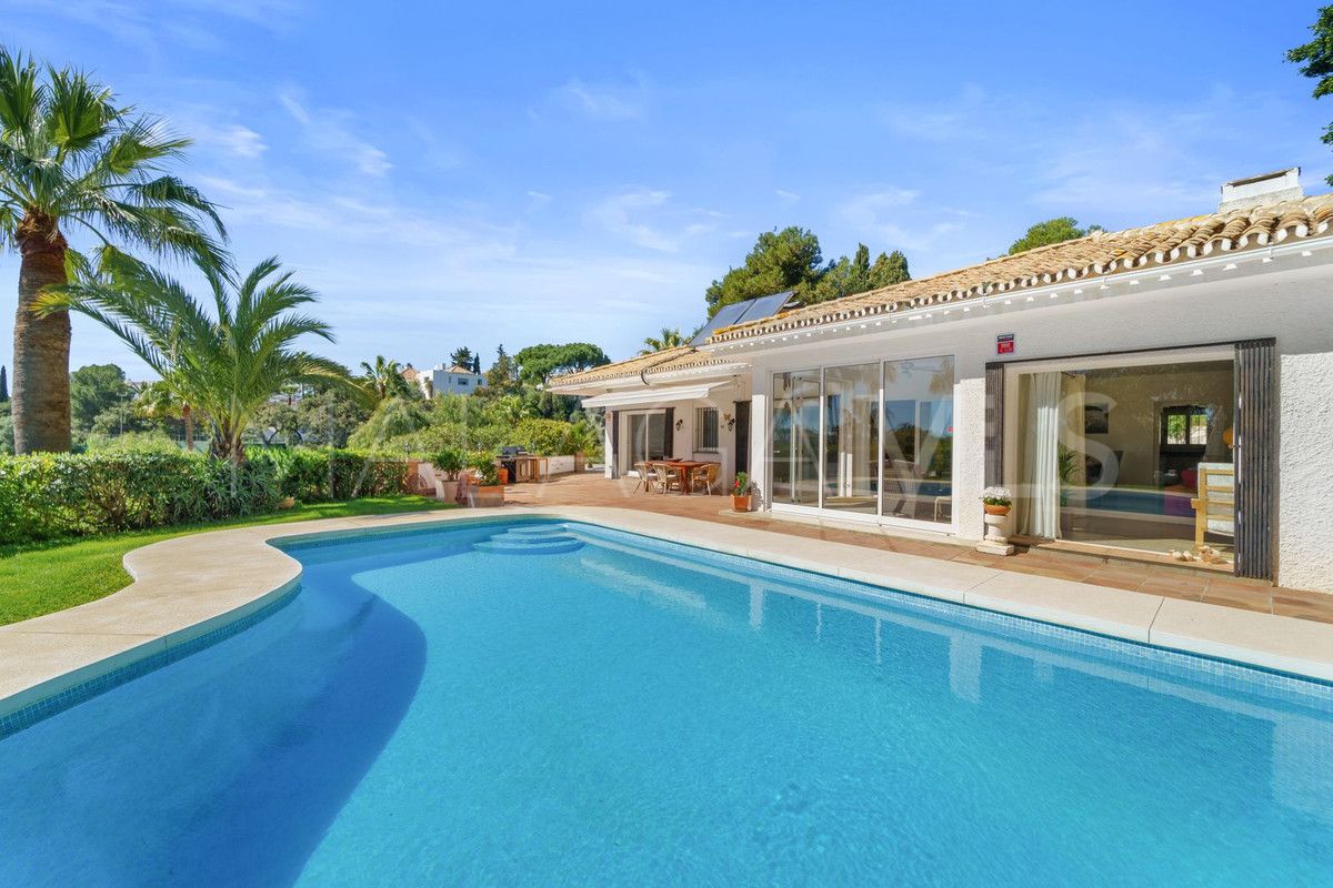 Calahonda, villa for sale with 5 bedrooms