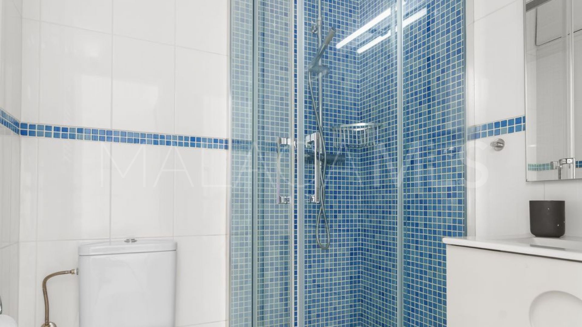 Villa for sale in Calahonda with 5 bedrooms