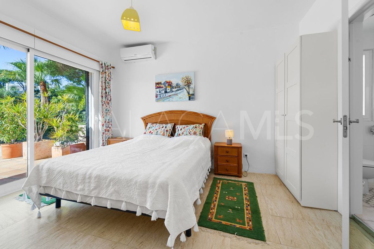 Calahonda, villa for sale with 5 bedrooms