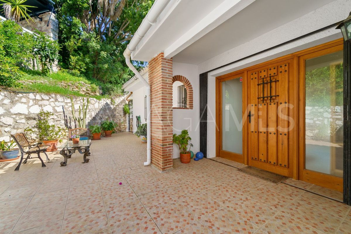 Calahonda, villa for sale with 5 bedrooms
