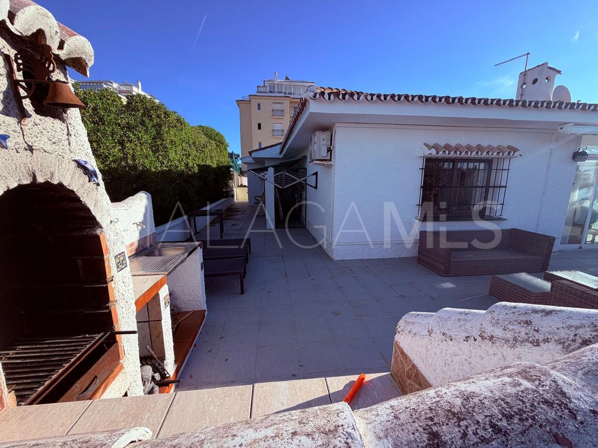 Buy villa in Mijas