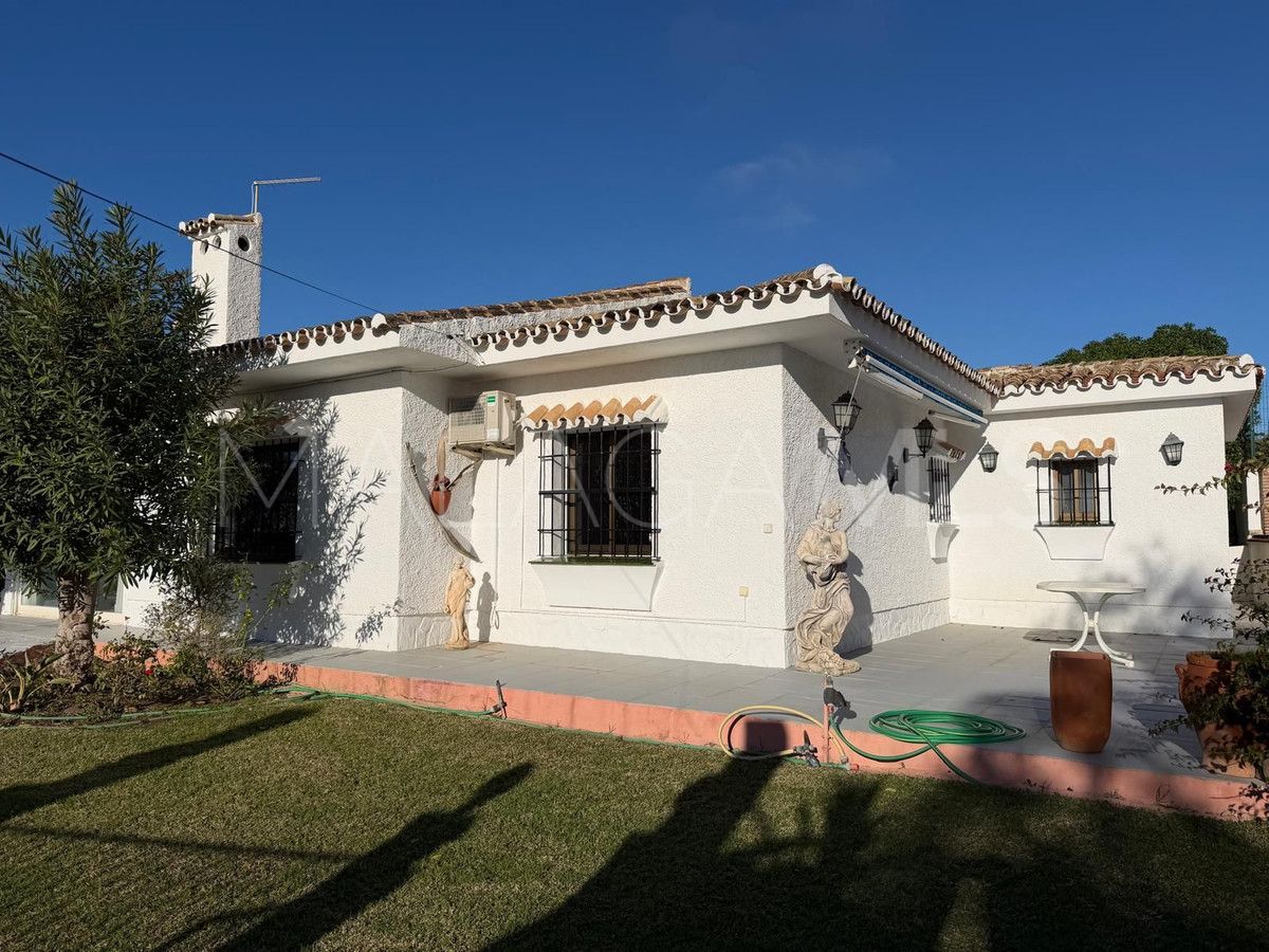 Buy villa in Mijas