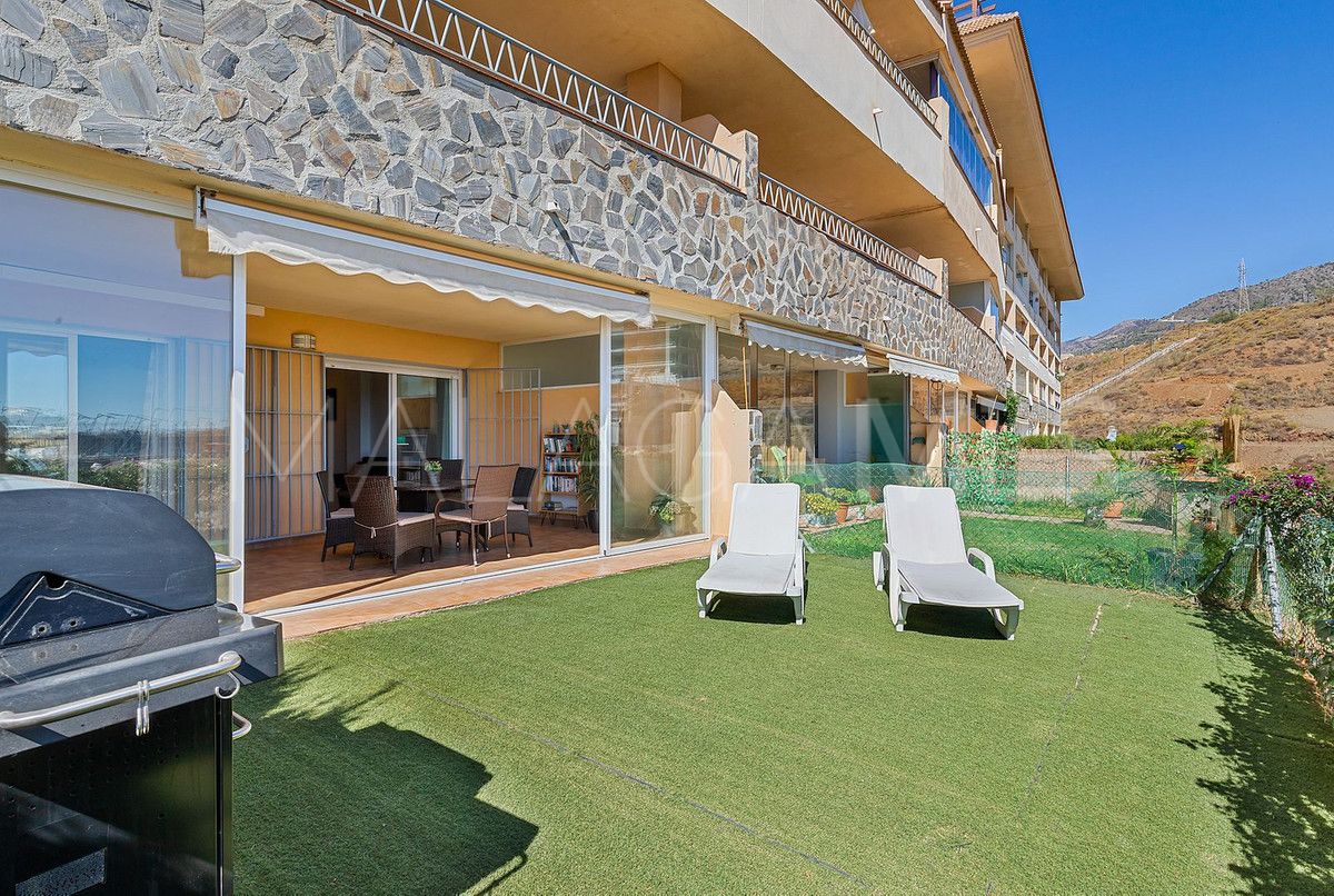 Se vende apartamento planta baja in Fuengirola de 2 bedrooms