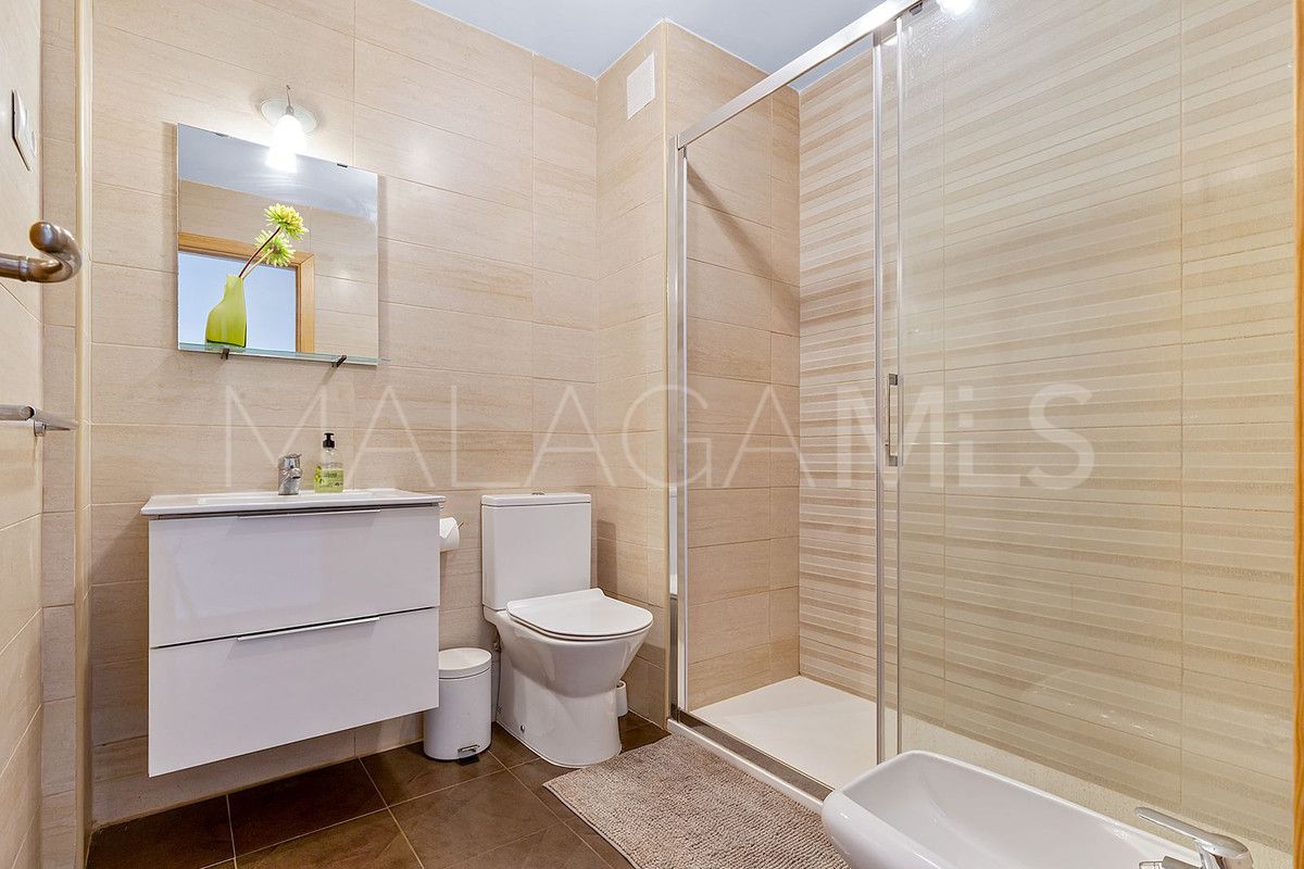 Se vende apartamento planta baja in Fuengirola de 2 bedrooms