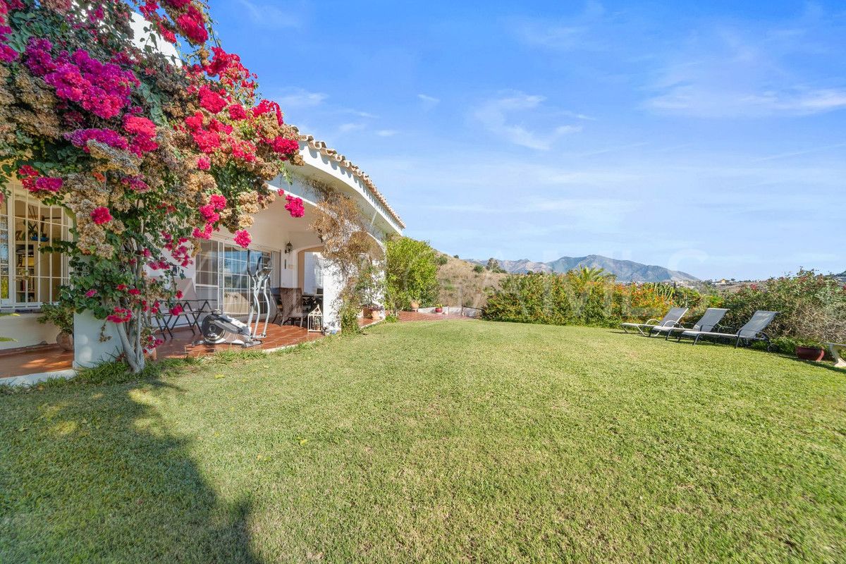 Villa for sale in Mijas