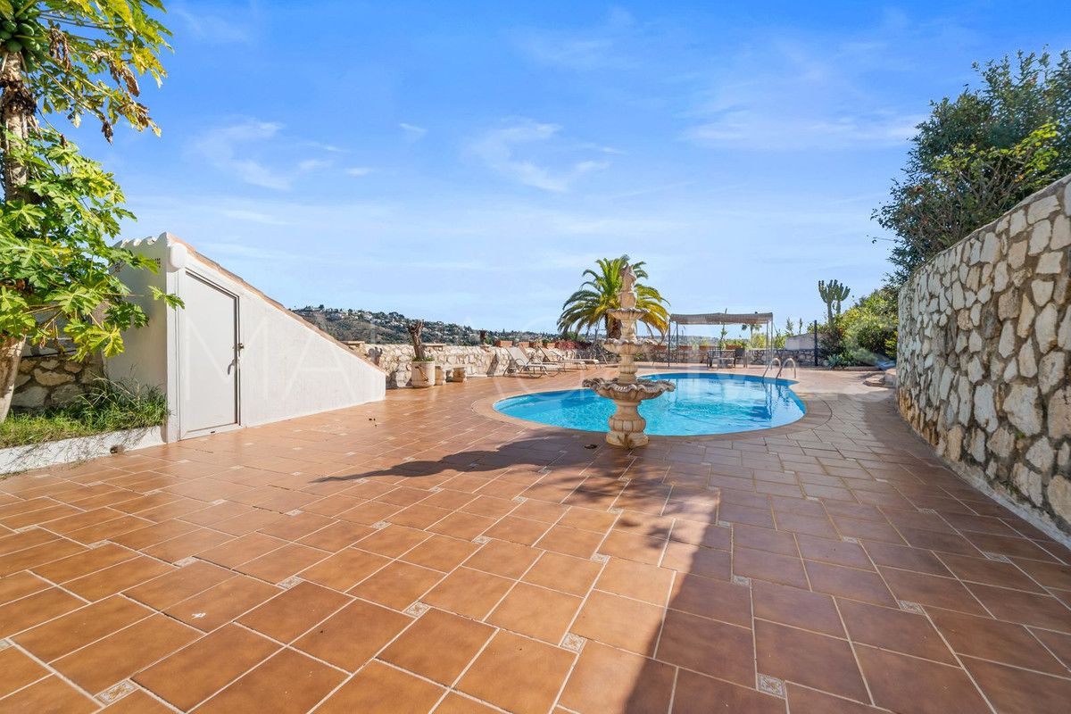 Villa for sale in Mijas