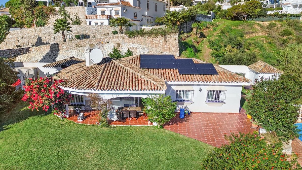 Villa for sale in Mijas