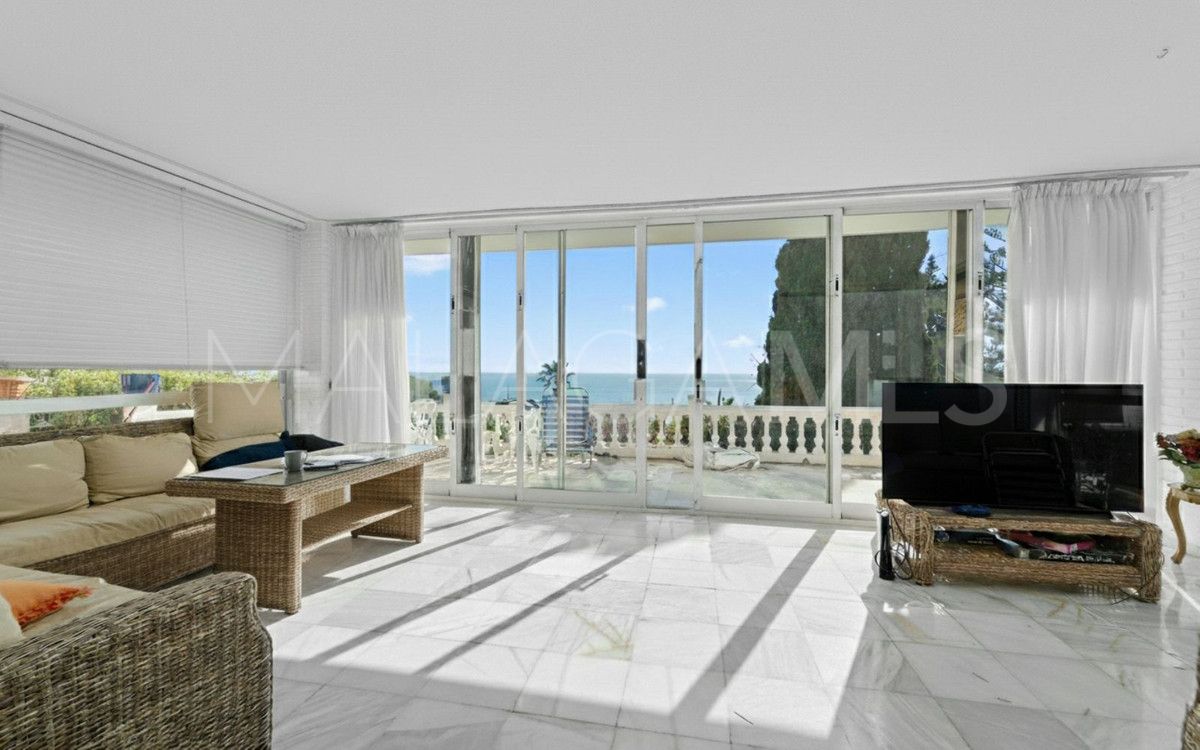 Villa for sale in Benalmadena