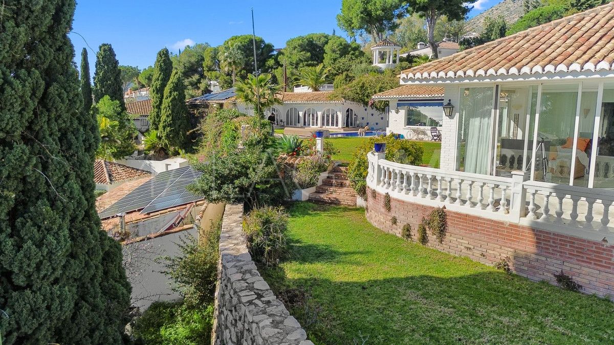 Villa for sale in Benalmadena