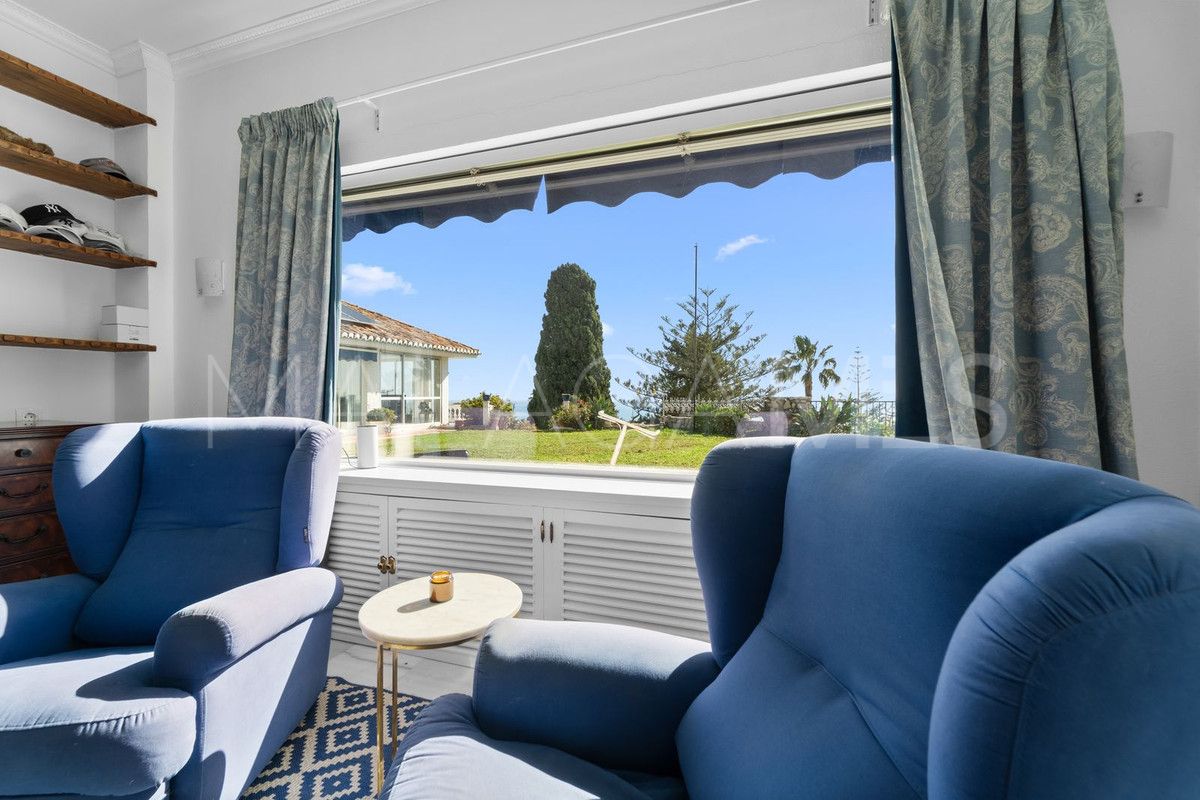 Villa for sale in Benalmadena