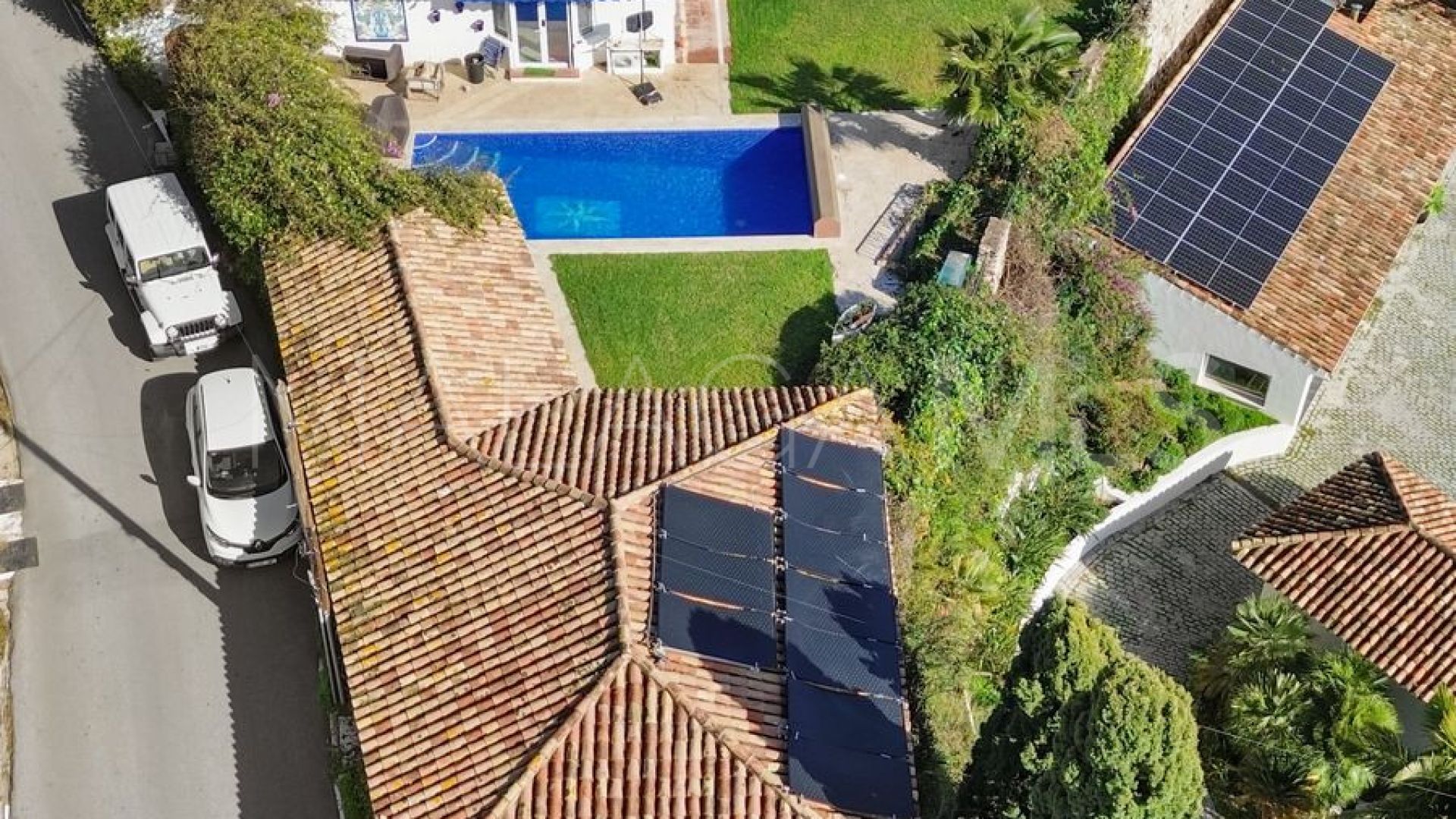 Villa for sale in Benalmadena