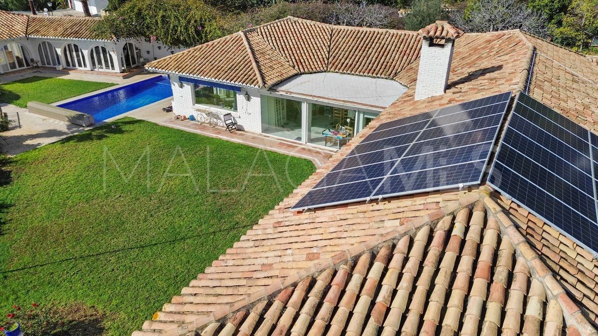 Villa for sale in Benalmadena