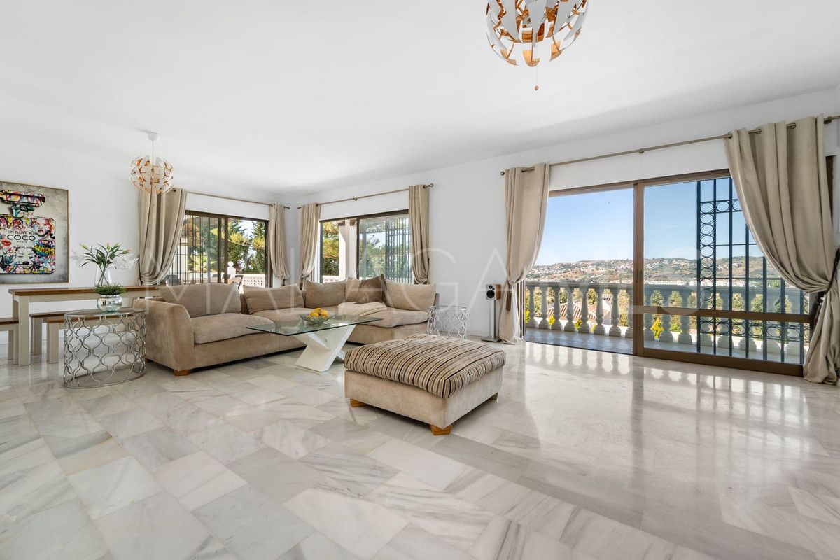 Villa for sale in Mijas