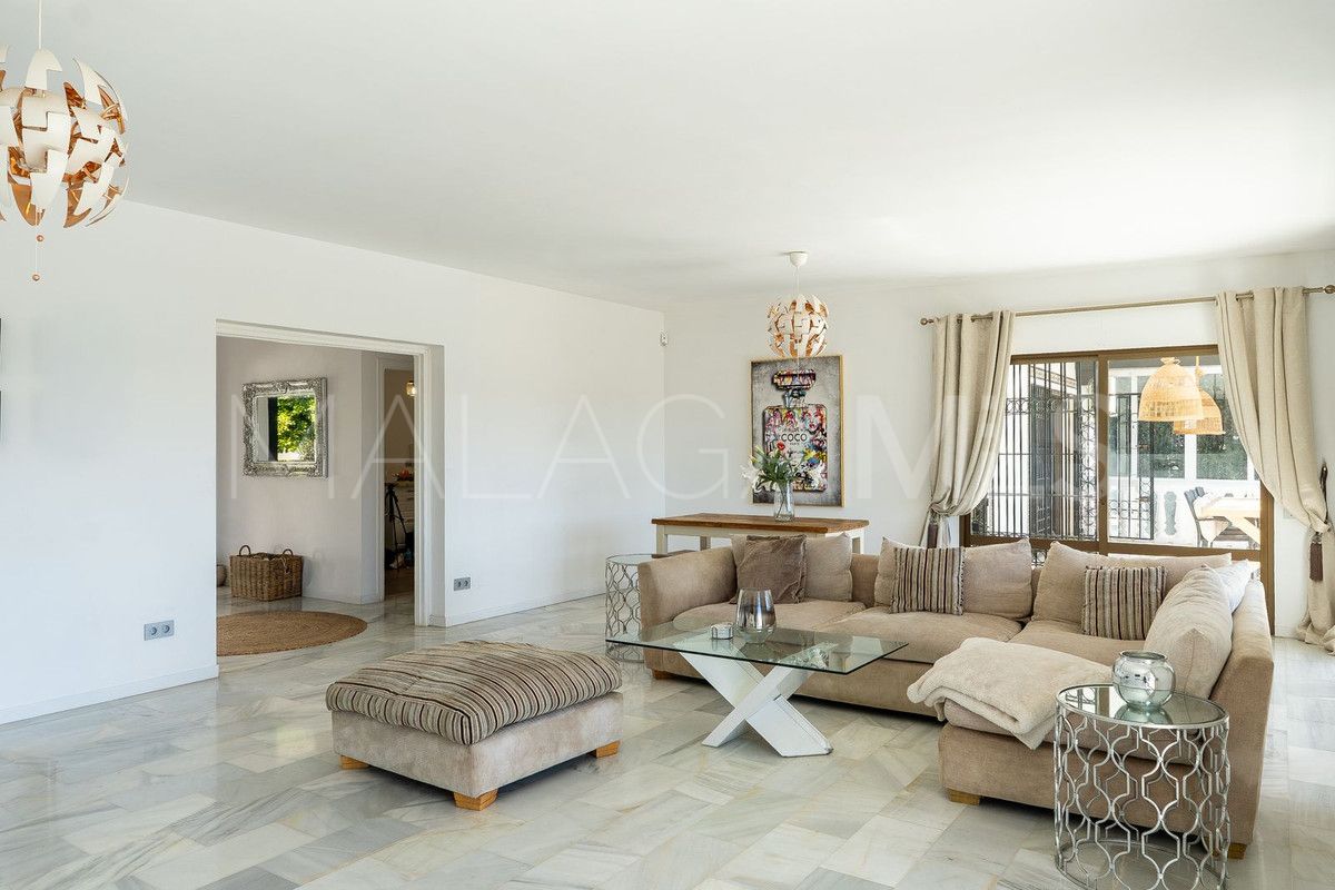 Villa for sale in Mijas