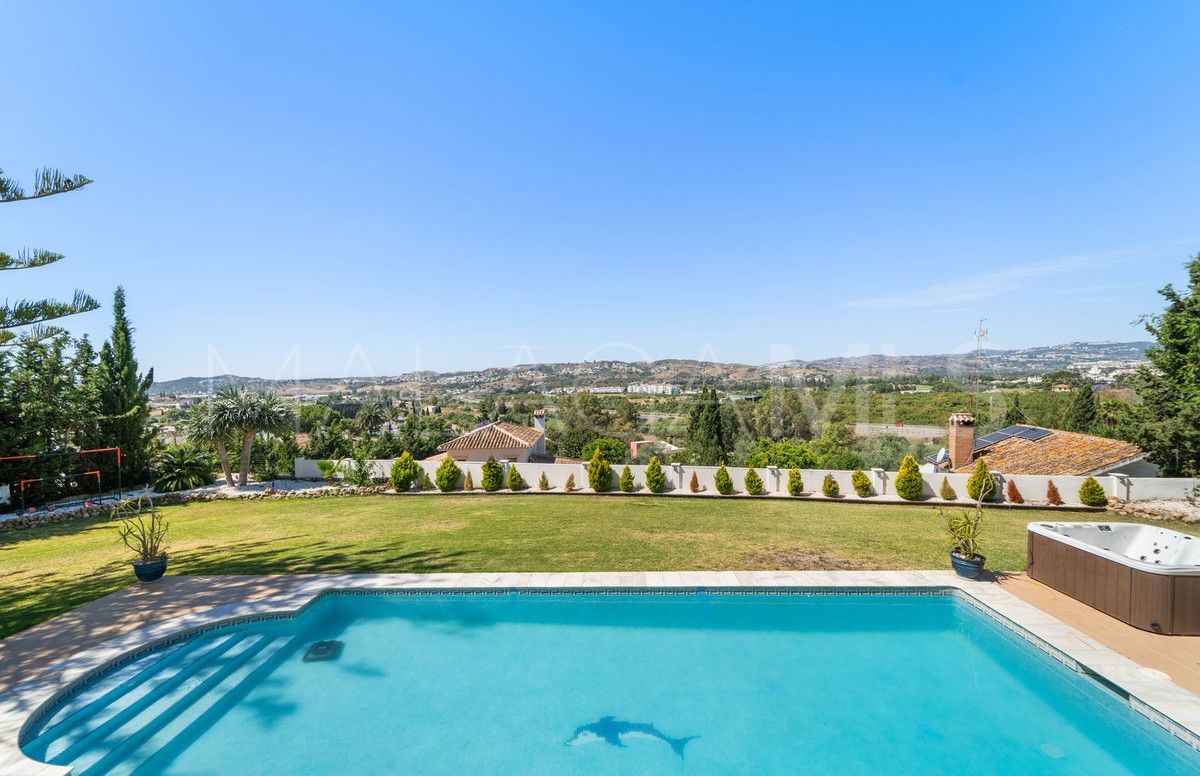 Villa for sale in Mijas