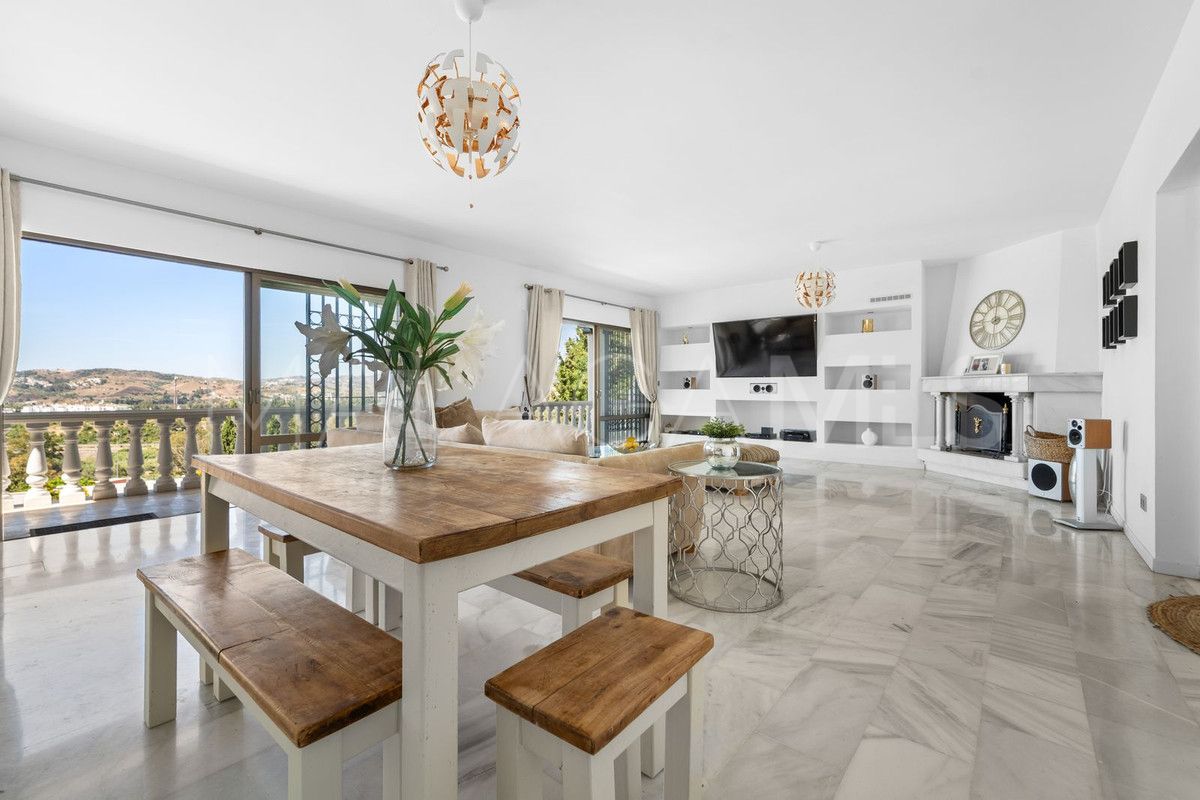 Villa for sale in Mijas