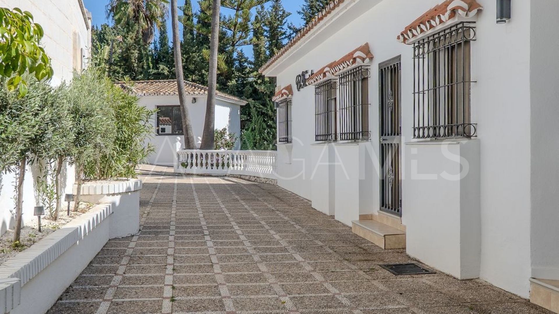 Villa for sale in Mijas