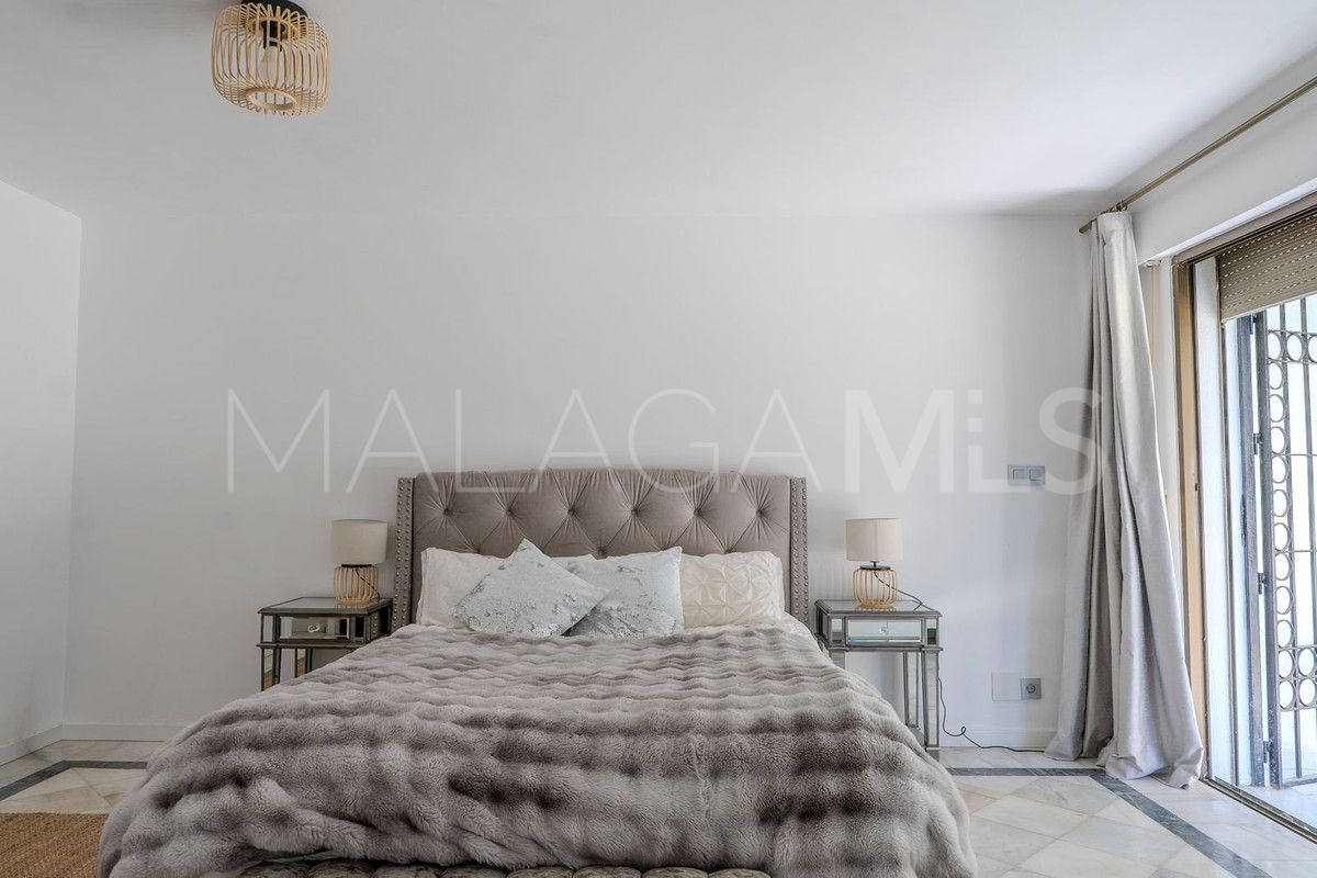 Villa for sale in Mijas