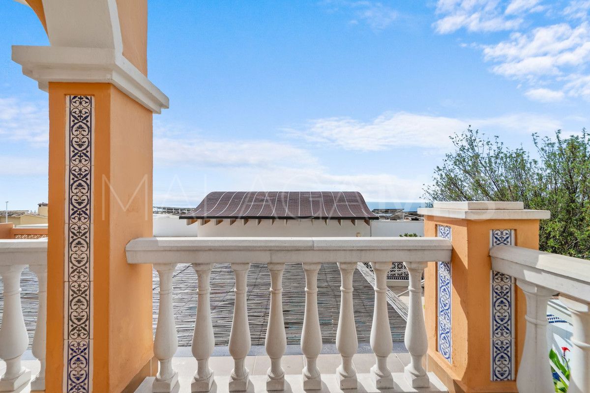 Villa for sale in Benalmadena