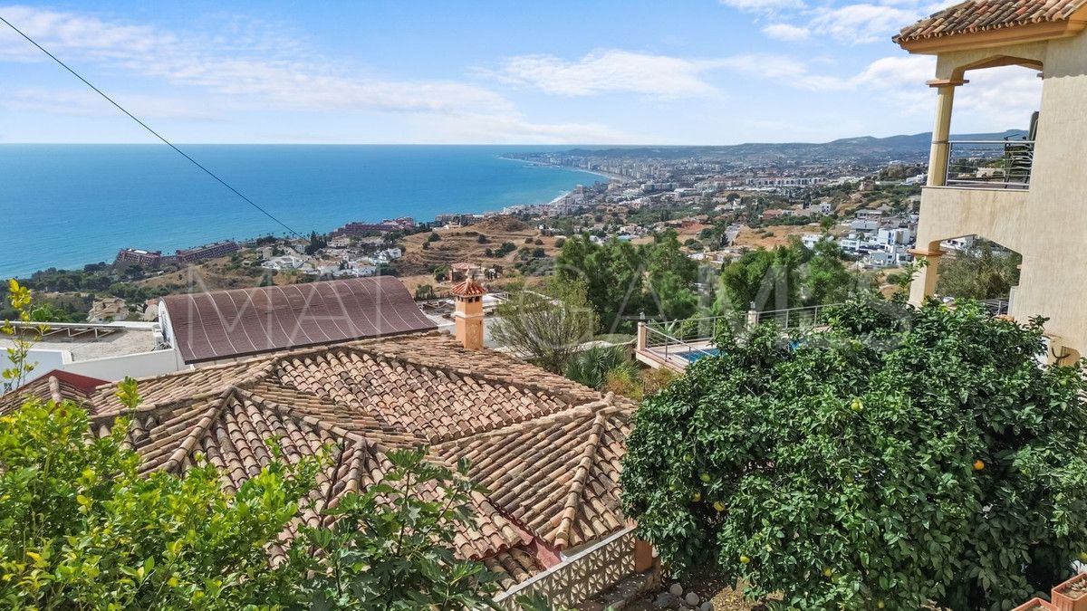 Villa for sale in Benalmadena