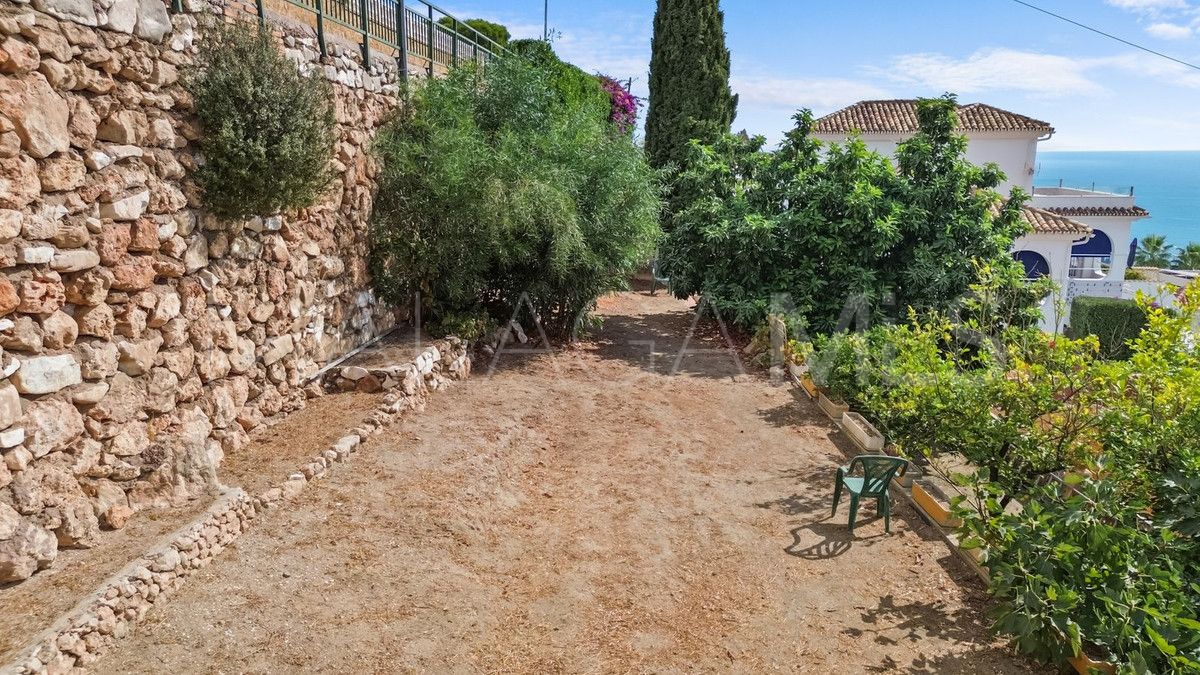 Villa for sale in Benalmadena