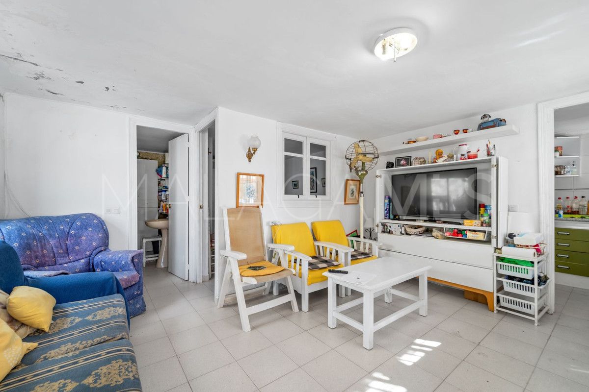 Villa for sale in Benalmadena