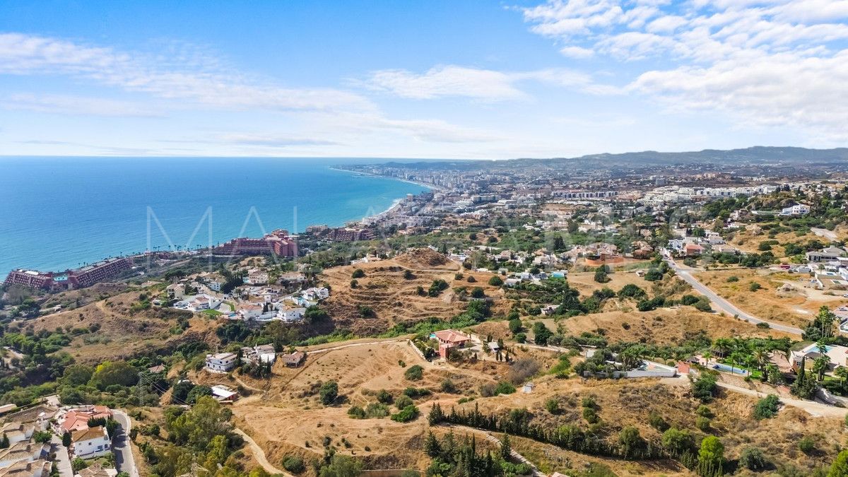 Villa for sale in Benalmadena