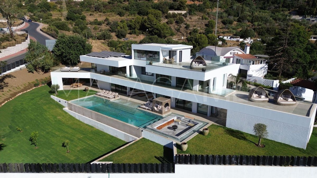 Villa with 7 bedrooms for sale in Benalmadena