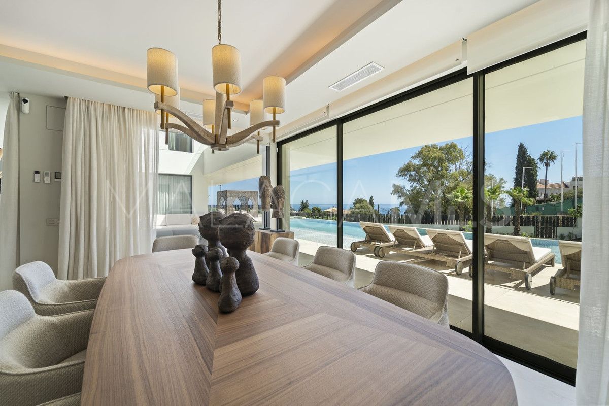 Villa for sale in Benalmadena