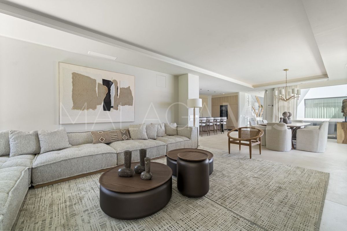 Villa with 7 bedrooms for sale in Benalmadena