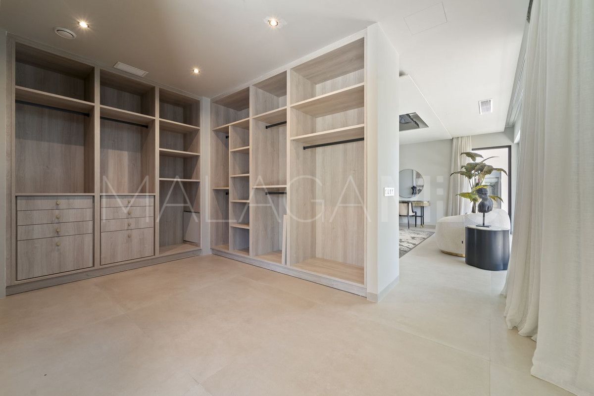 Villa with 7 bedrooms for sale in Benalmadena