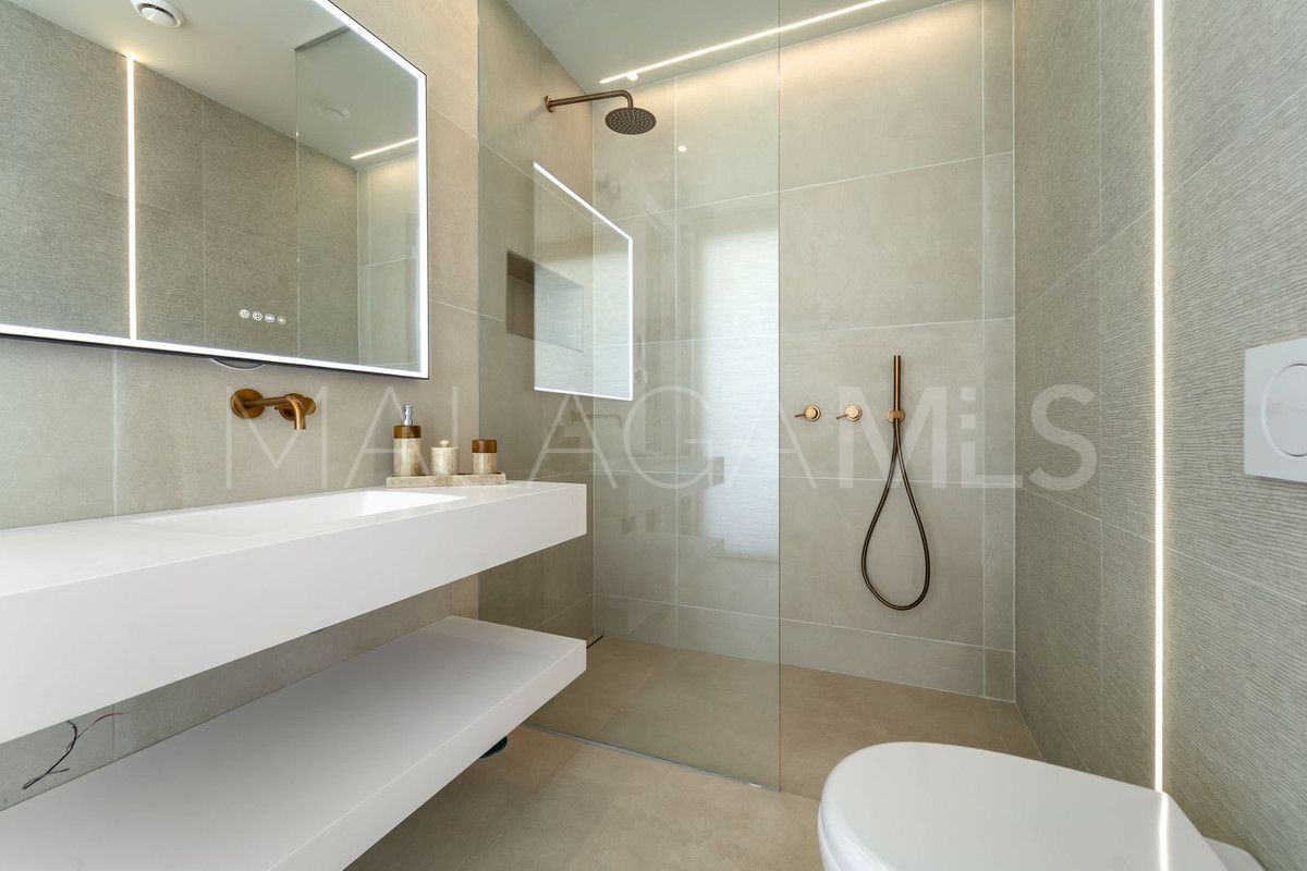 Villa with 7 bedrooms for sale in Benalmadena