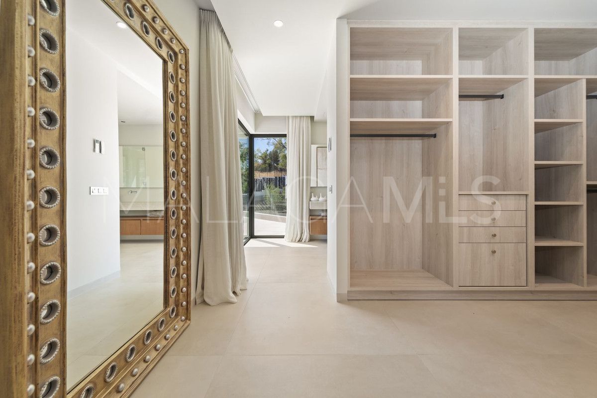 Villa with 7 bedrooms for sale in Benalmadena