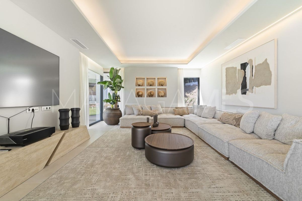 Villa with 7 bedrooms for sale in Benalmadena