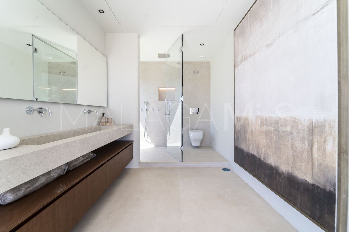Villa for sale in Benalmadena