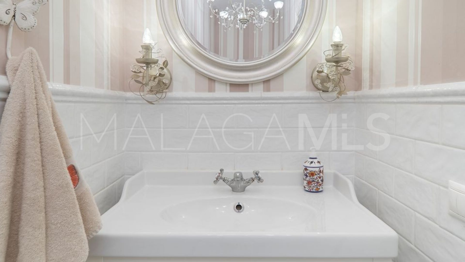 Villa for sale in Sierrezuela