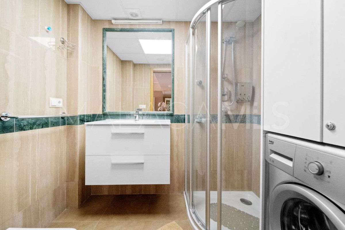 For sale apartment with 2 bedrooms in Benalmadena