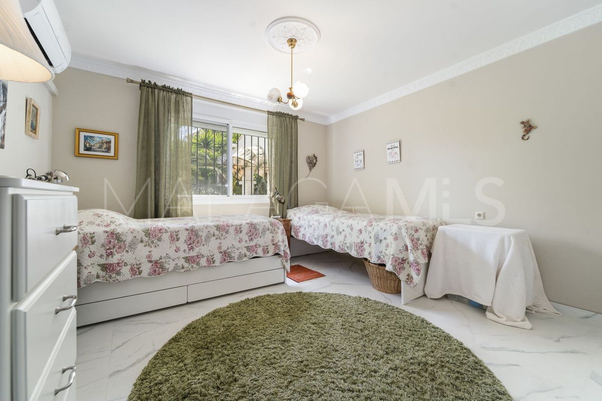Villa for sale in Mijas