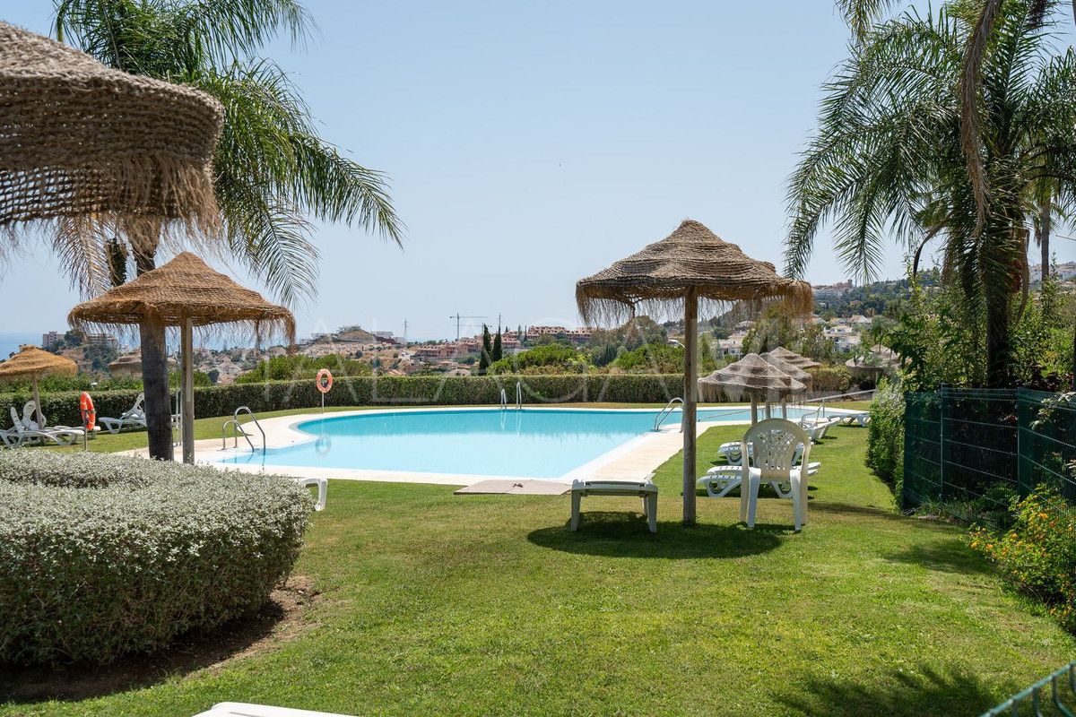 Buy Ático with 3 bedrooms in Benalmadena