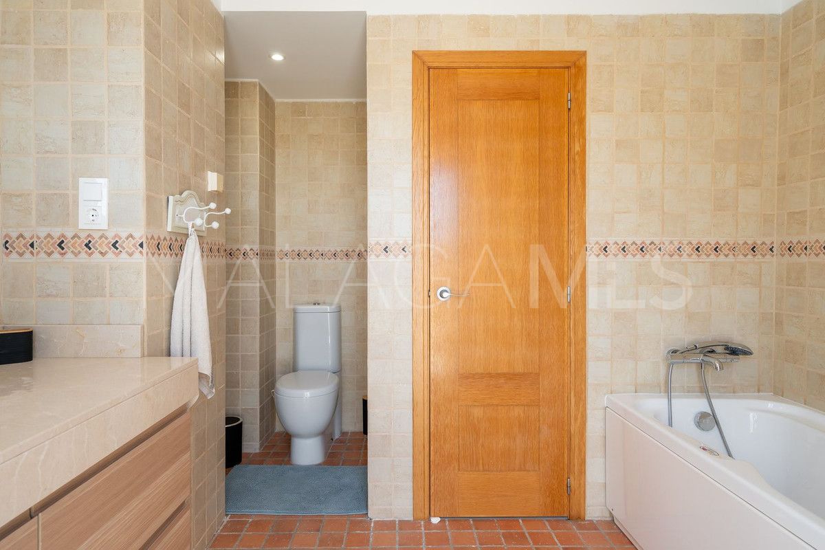 Buy Ático with 3 bedrooms in Benalmadena