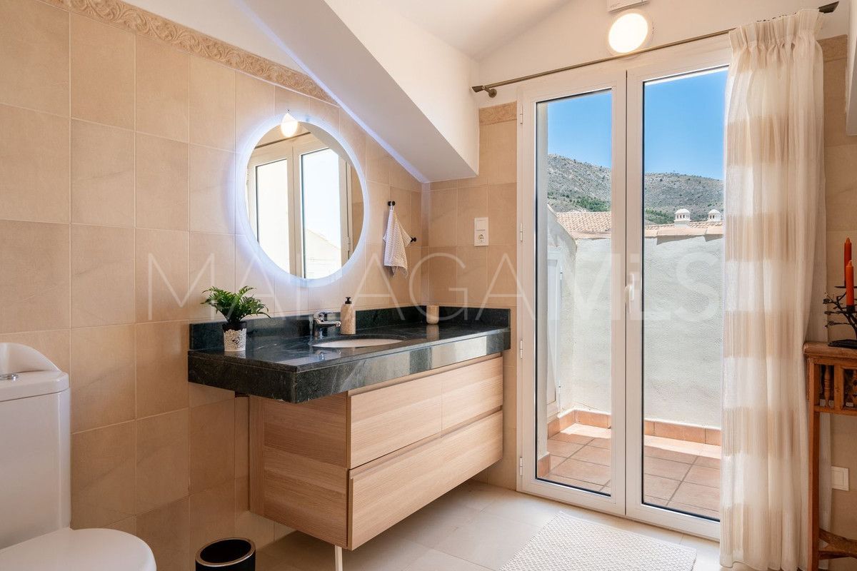 Buy Ático with 3 bedrooms in Benalmadena