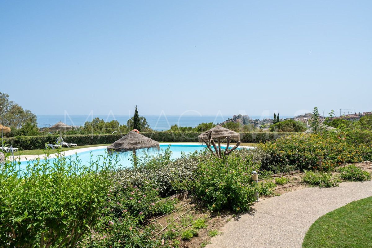 Buy Ático with 3 bedrooms in Benalmadena
