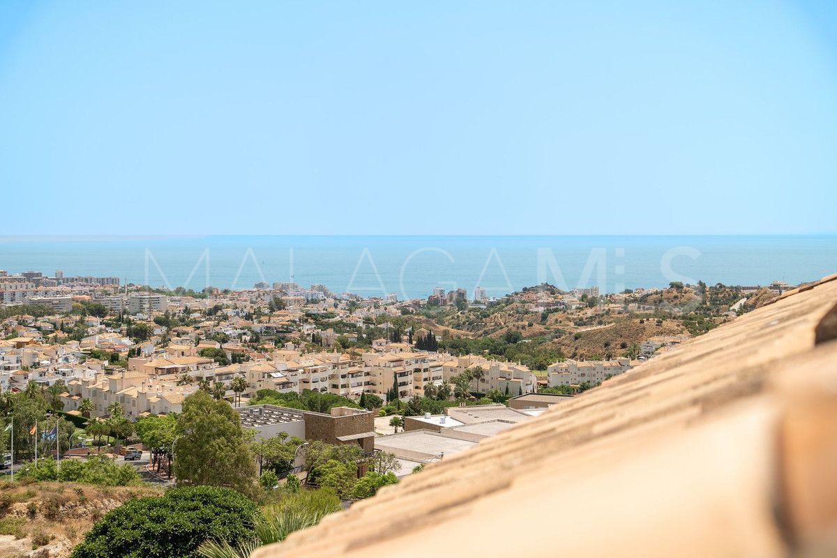 Buy Ático with 3 bedrooms in Benalmadena
