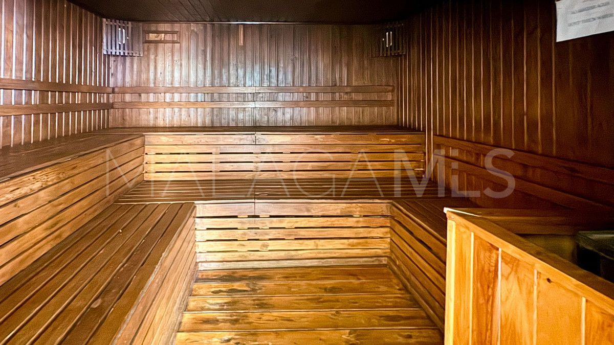 Buy Ático with 3 bedrooms in Benalmadena