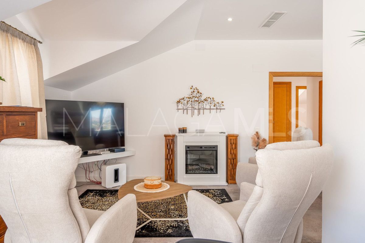 Buy Ático with 3 bedrooms in Benalmadena