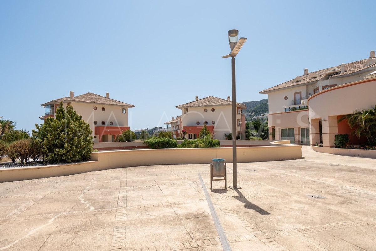Buy Ático with 3 bedrooms in Benalmadena