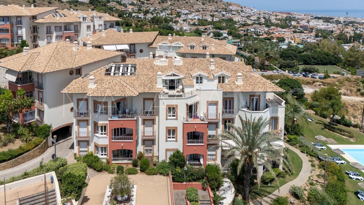 Buy Ático with 3 bedrooms in Benalmadena