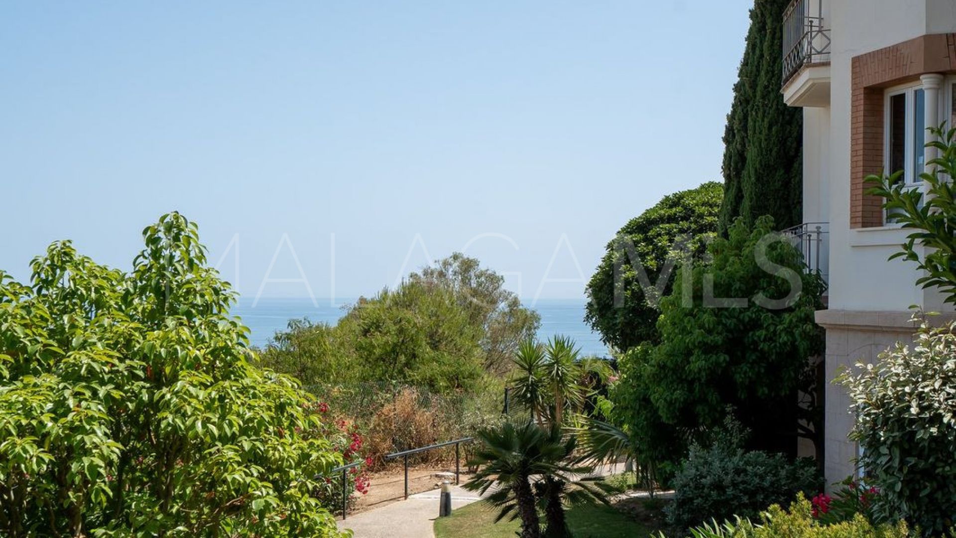 Buy Ático with 3 bedrooms in Benalmadena