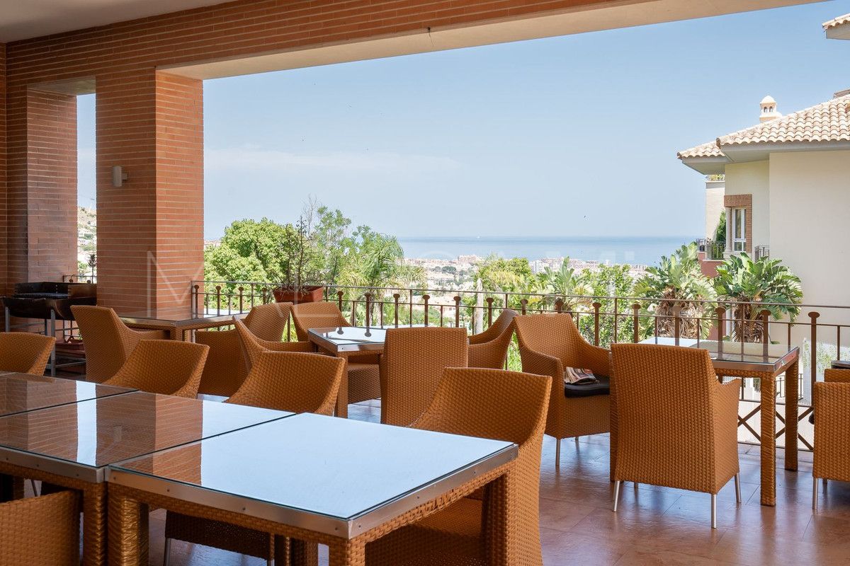 Buy Ático with 3 bedrooms in Benalmadena
