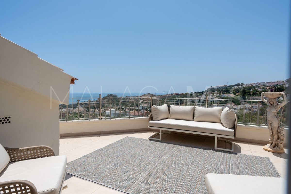 Buy Ático with 3 bedrooms in Benalmadena